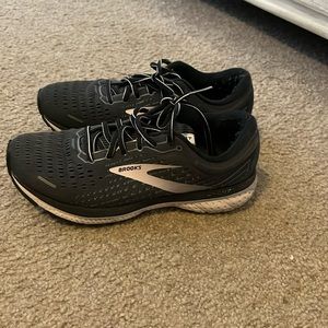 Womens Brooks